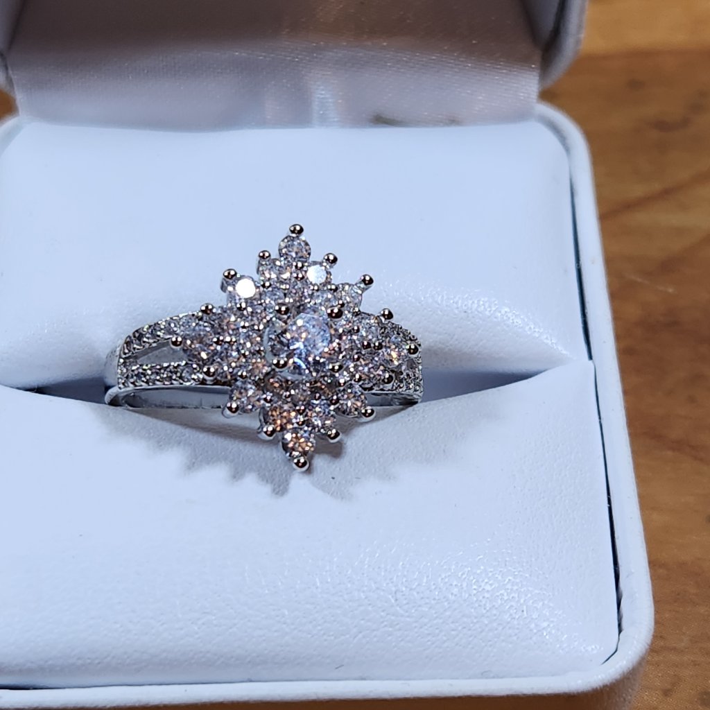 New Womens Simulated Diamond Ring 14kt  925 Silver Size 8